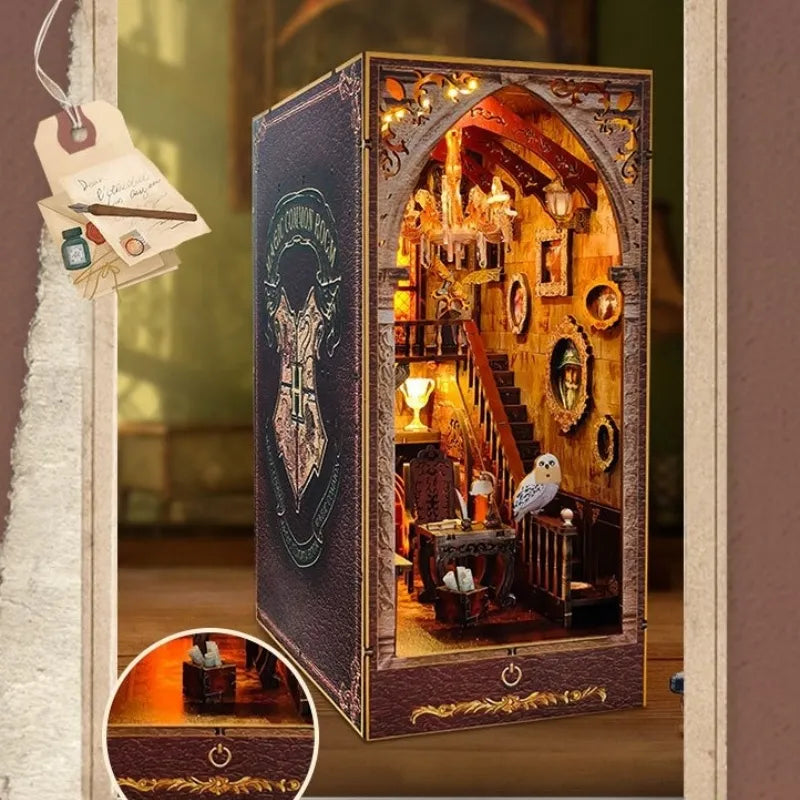 Wizard School Alley book nook kit – detail view 5