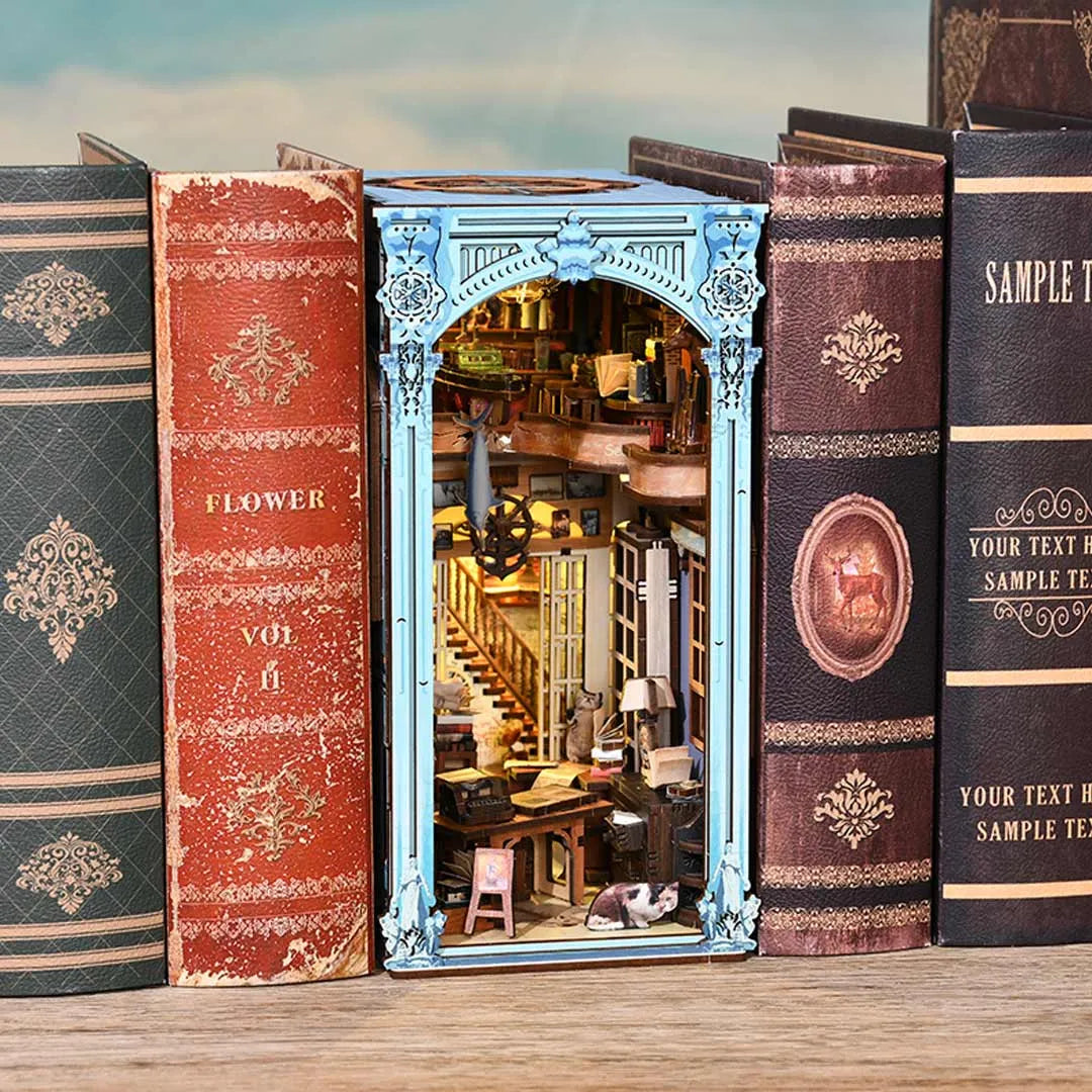 Book Nook - Hemingway House