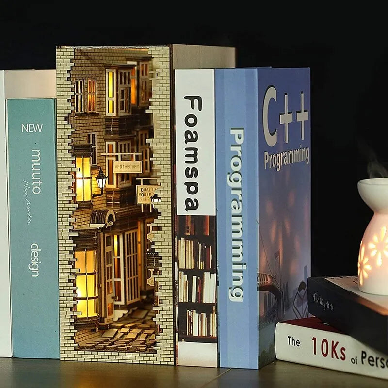 Diagon Alley book nook kit – detail view 7