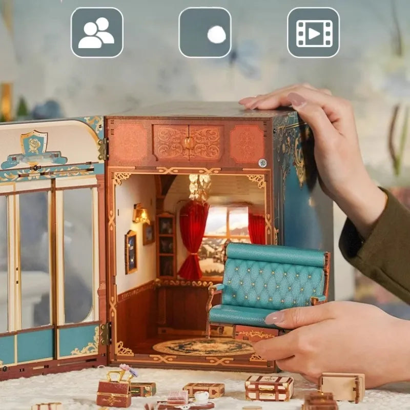 European Travels book nook kit – detail view 6