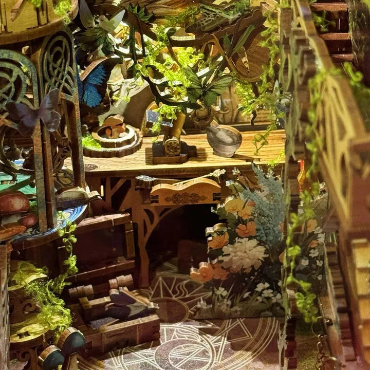 Book Nook - Insect Story