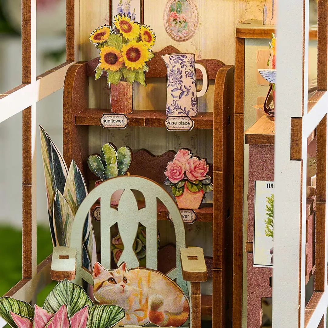 Book Nook - Lucky Flower House