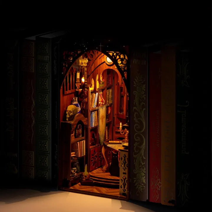 Book Nooks - Magic Library