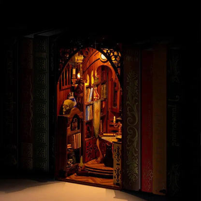 Book Nooks - Magic Library
