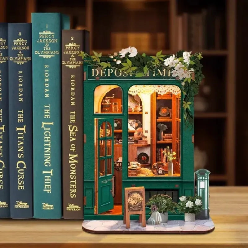 Book Nook - Moments In Time