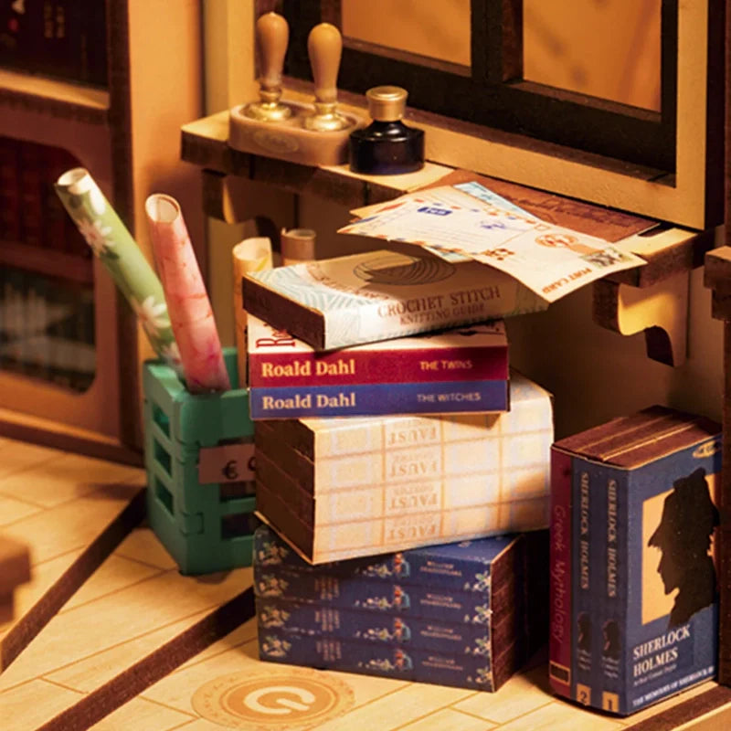 Shakespeare Book Nook Kit – DIY Paris Bookshop (TGB07)