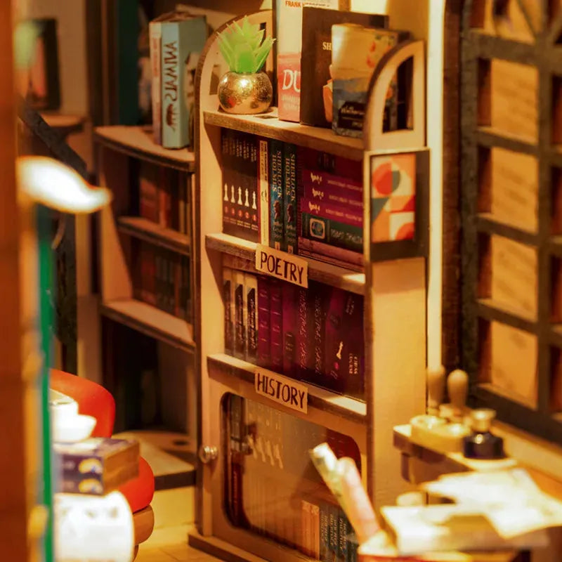 Shakespeare Book Nook Kit – DIY Paris Bookshop (TGB07)