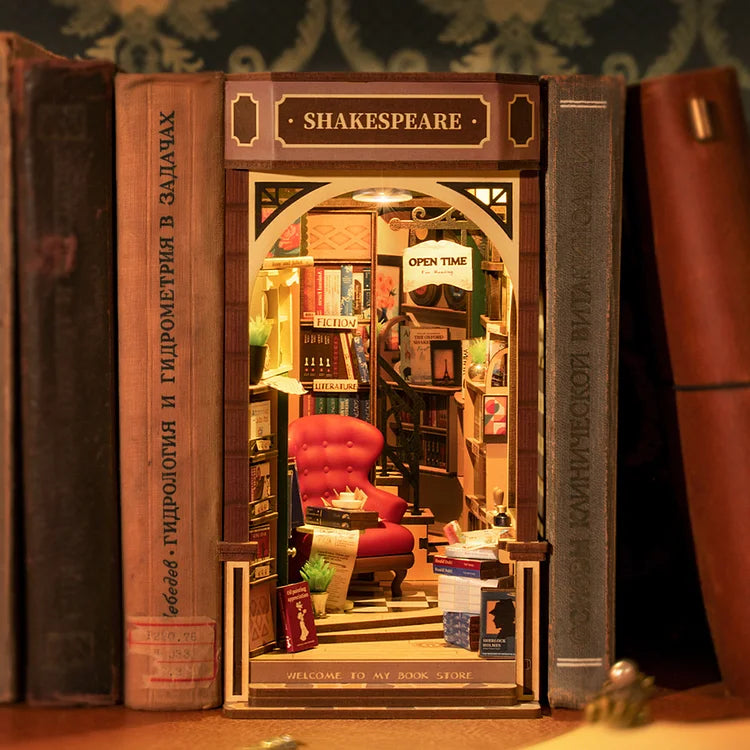 Shakespeare Book Nook Kit – DIY Paris Bookshop (TGB07)