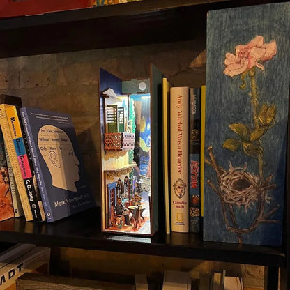 Book Nook - Vincent's World